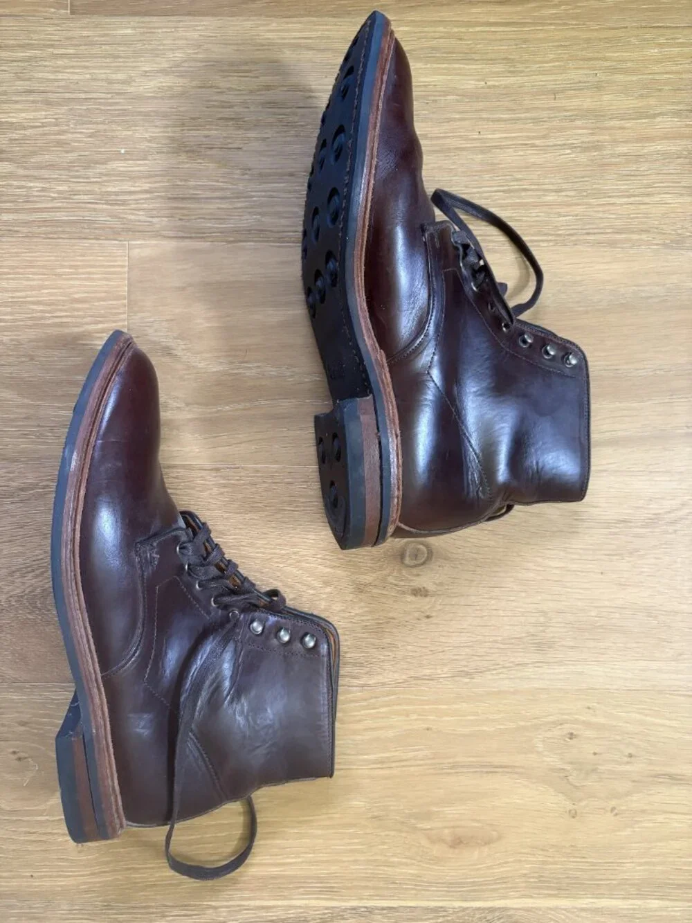 Allen Edmonds 'Higgins Mill' Plain Toe Boot Men with Dainite Rubber Sole
